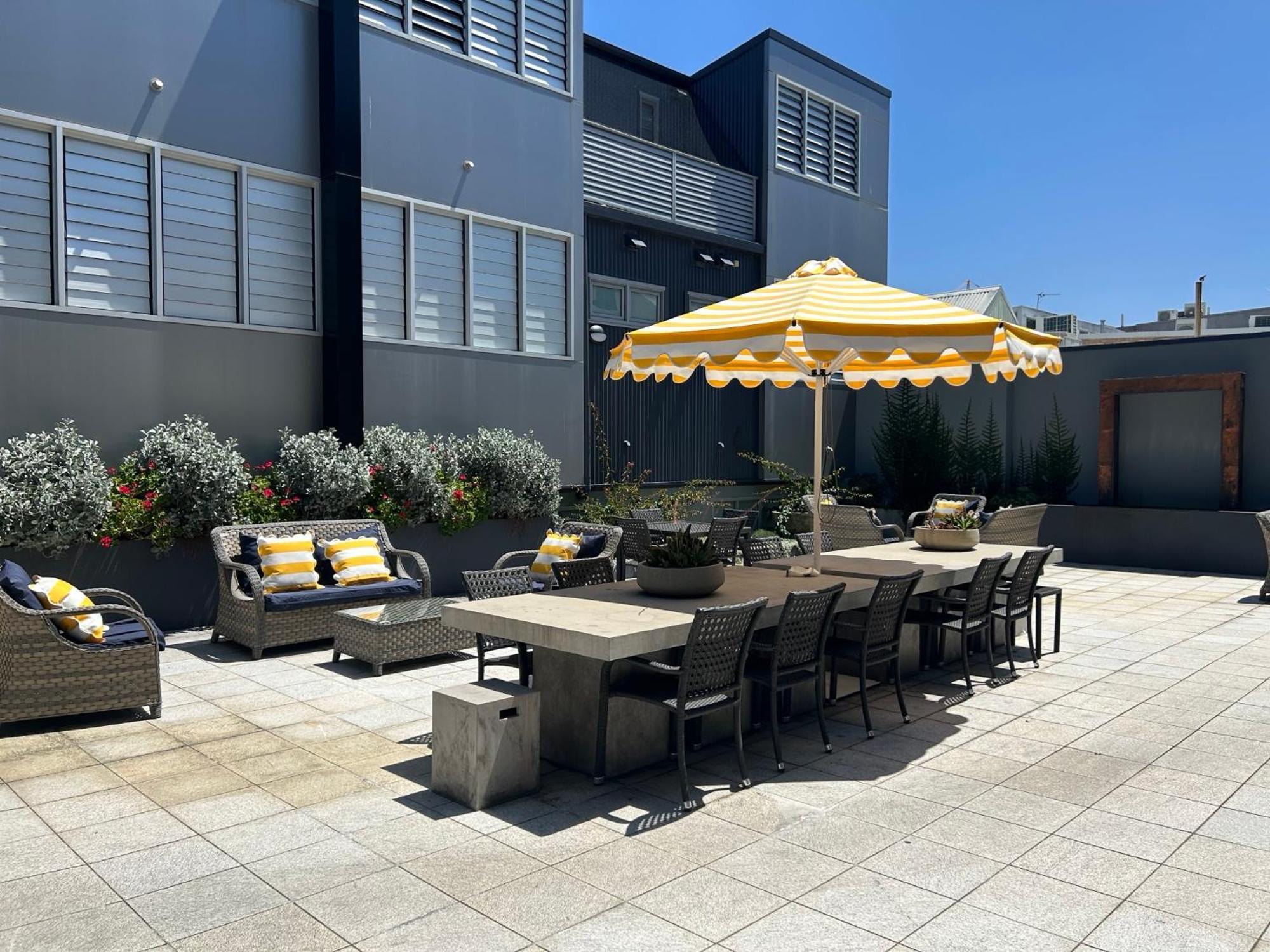 Aparthotel Crown On Darby Newcastle Exterior foto