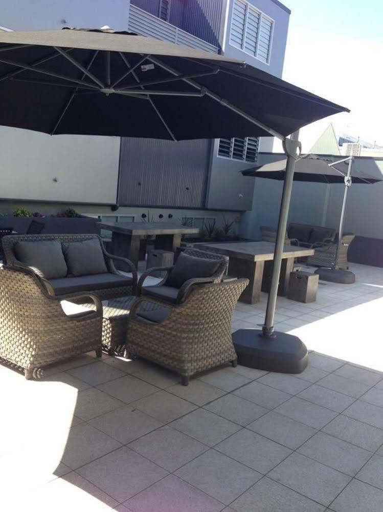 Aparthotel Crown On Darby Newcastle Exterior foto